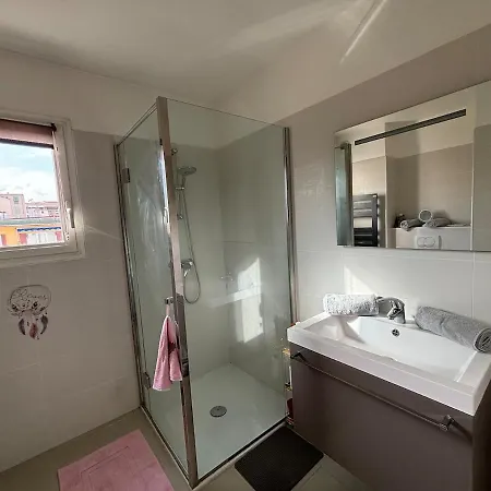 6-bed Apt,3 Bedrooms, 7 Min From Beach,5 Min Train شقة أنتيب
