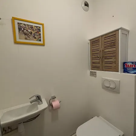 6-bed Apt,3 Bedrooms, 7 Min From Beach,5 Min Train * أنتيب