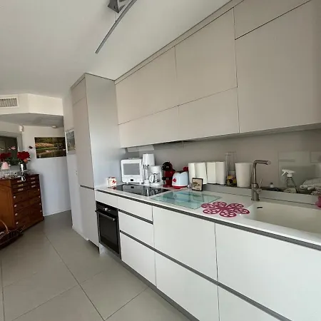 6-bed Apt,3 Bedrooms, 7 Min From Beach,5 Min Train Apartment Antibes