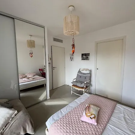 6-bed Apt,3 Bedrooms, 7 Min From Beach,5 Min Train Apartment Antibes