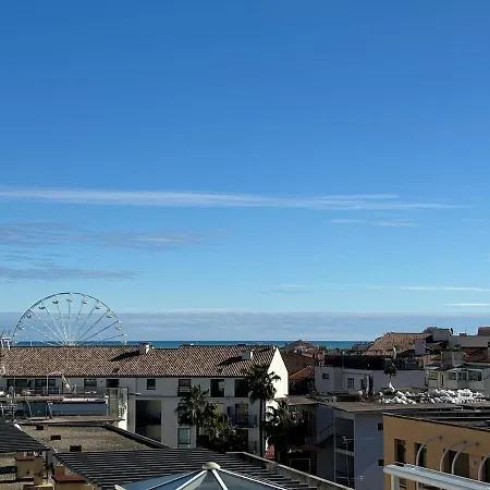 Apartment 6-bed Apt,3 Bedrooms, 7 Min From Beach,5 Min Train
