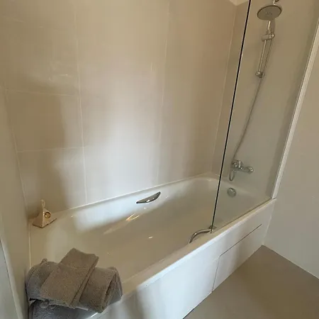 6-bed Apt,3 Bedrooms, 7 Min From Beach,5 Min Train * Antibes
